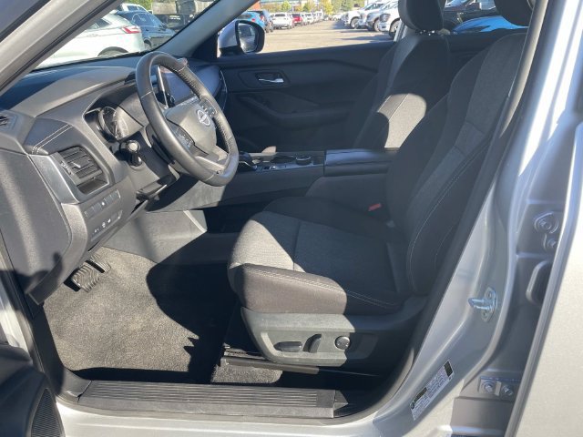 Used 2025 Nissan Rogue SV AWD/4WD image 23