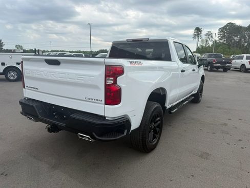 Used 2022 Chevrolet Silverado 1500 Custom Trail Boss AWD/4WD image 4