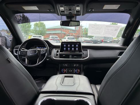 Used 2021 GMC Yukon AT4 w/ AT4 Premium Package AWD/4WD image 18