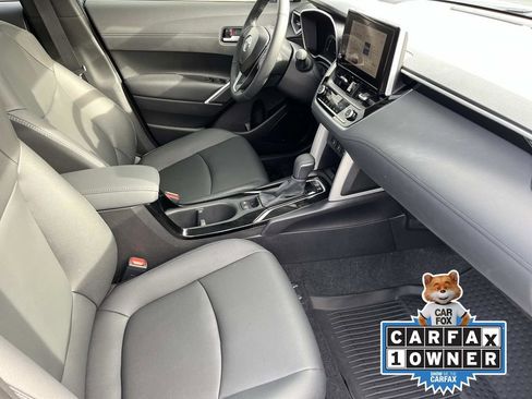 Used 2025 Toyota Corolla Cross XLE w/ Convenience Package image 23