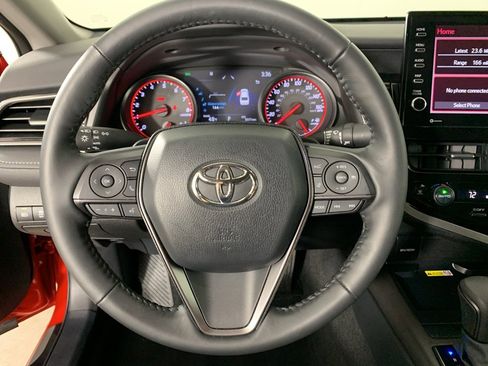 Used 2022 Toyota Camry XSE image 21