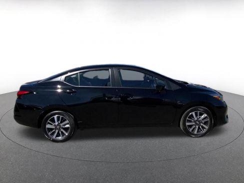 Used 2025 Nissan Versa SV image 16