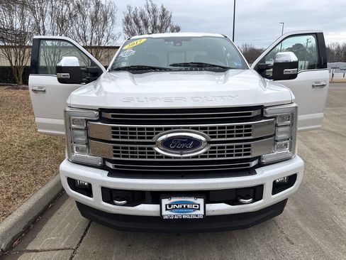 Used 2017 Ford F250 Platinum w/ Platinum Ultimate Package image 9