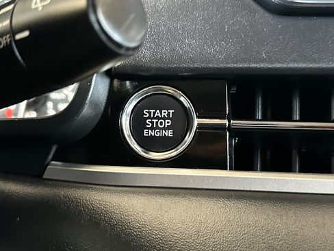 Used 2024 Mitsubishi Outlander SE image 25