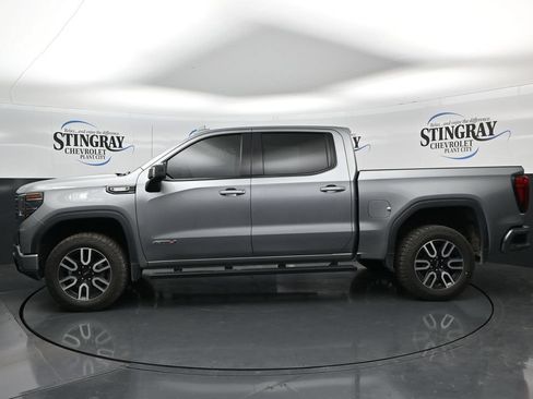 Used 2024 GMC Sierra 1500 AT4 w/ Technology Package AWD/4WD image 4
