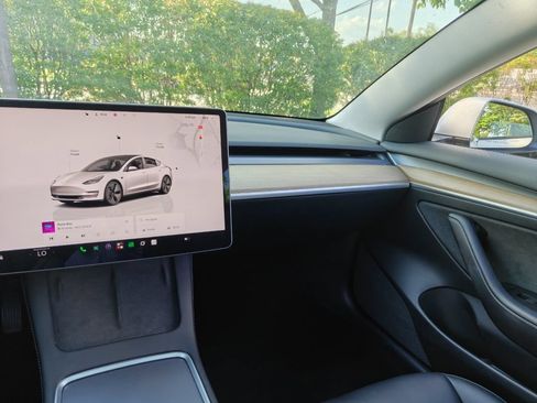 Used 2022 Tesla Model 3 Long Range AWD/4WD image 23