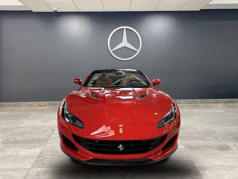 Used 2019 Ferrari Portofino RWD image 2