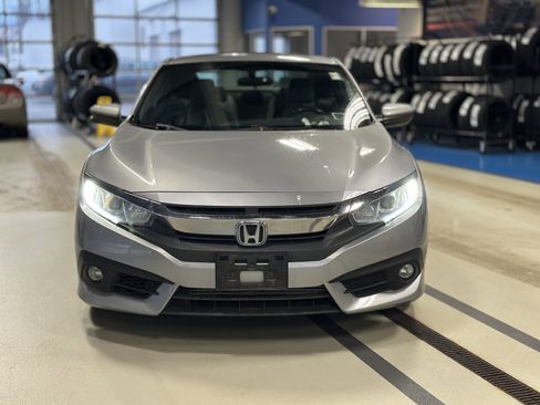 Used 2018 Honda Civic EX-T image 2