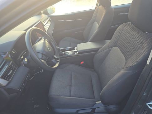 Used 2025 Toyota Camry LE FWD image 7