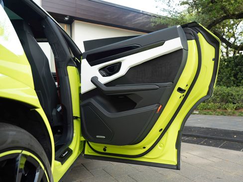 Used 2023 Lamborghini Urus S AWD/4WD image 17