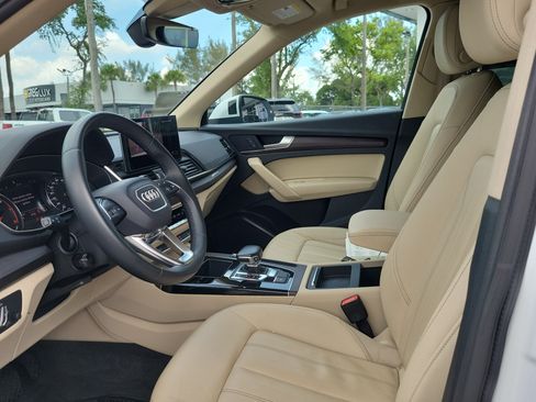 Used 2021 Audi Q5 2.0T Premium w/ Convenience Package AWD/4WD image 11