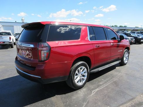 Certified 2024 Chevrolet Suburban Premier AWD/4WD image 6