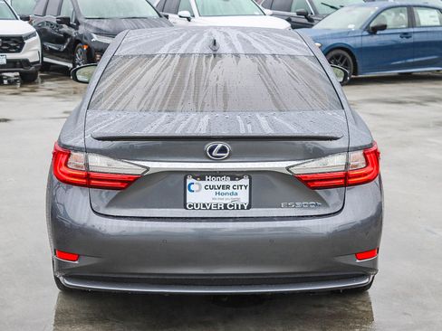 Used 2017 Lexus ES 300h image 8