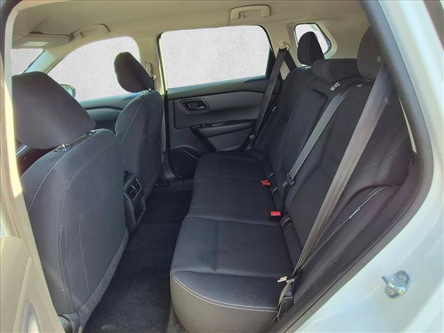 Used 2024 Nissan Rogue S AWD/4WD image 17