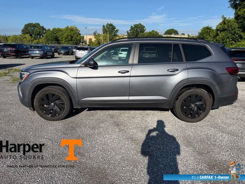 Used 2024 Volkswagen Atlas SE FWD image 2