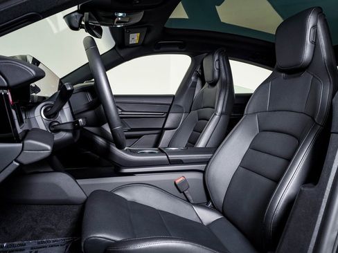 Certified 2025 Porsche Taycan image 5