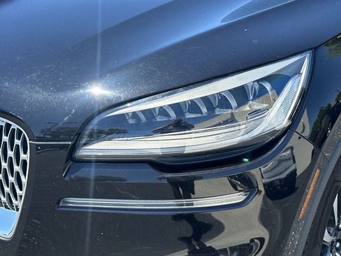 Used 2020 Lincoln Aviator Reserve w/ Elements Package Plus AWD/4WD image 11