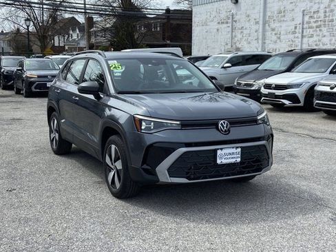 Used 2025 Volkswagen Taos S image 2