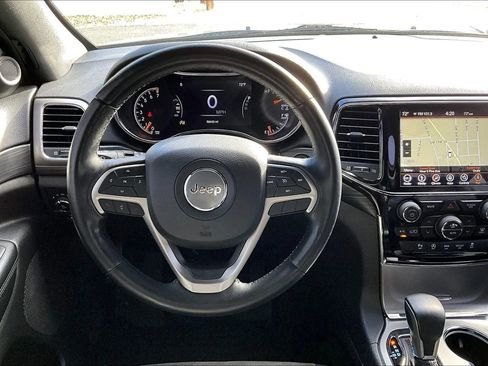 Used 2019 Jeep Grand Cherokee Altitude image 5