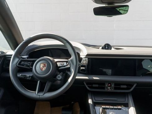 New 2026 Porsche Macan 4 Electric image 20