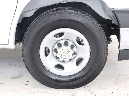 Used 2024 Chevrolet Express 3500 w/ Power Convenience Package image 29