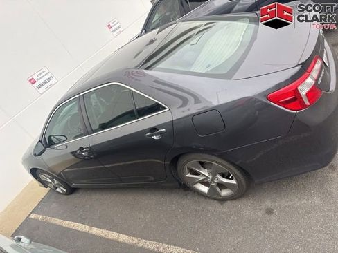 Used 2012 Toyota Camry SE w/ Leather Pkg FWD image 6