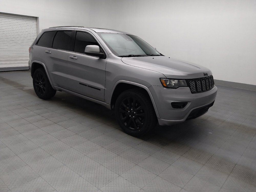 Used 2020 Jeep Grand Cherokee Altitude AWD/4WD image 11