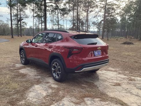 New 2026 Chevrolet Trax LT w/ Driver Confidence Package image 3