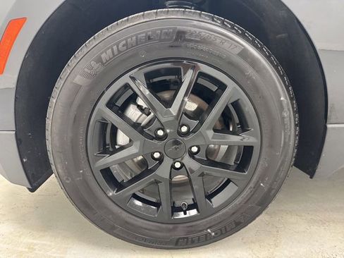 Used 2024 Chevrolet Equinox LT FWD image 36