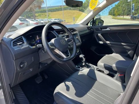 Used 2023 Volkswagen Tiguan SE FWD image 6