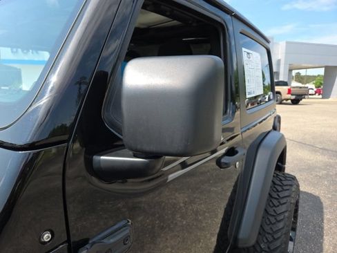 Used 2019 Jeep Wrangler Sport w/ Quick Order Package 23S AWD/4WD image 35