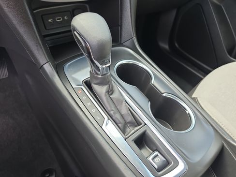 Used 2024 Chevrolet Equinox LS w/ LS Convenience Package FWD image 29