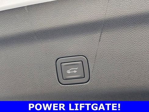 Used 2026 Chevrolet Suburban LT image 13