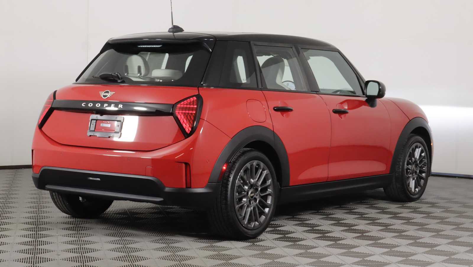 Used 2026 MINI Cooper 4-Door Hardtop FWD image 7