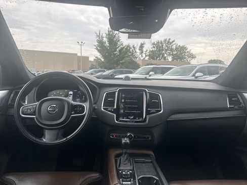 Used 2021 Volvo XC90 T6 Inscription w/ Lounge Package AWD/4WD image 17
