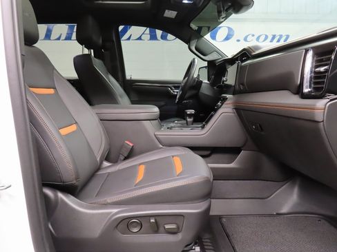 Used 2023 GMC Sierra 1500 AT4 w/ Technology Package image 31