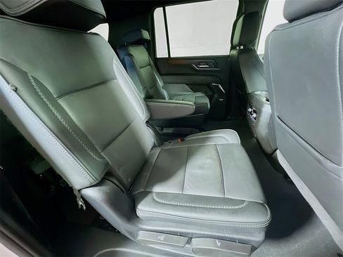 Used 2025 GMC Yukon XL Denali image 25