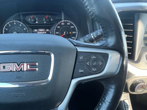 Used 2018 GMC Acadia SLE w/ Driver Alert Package I FWD image 16