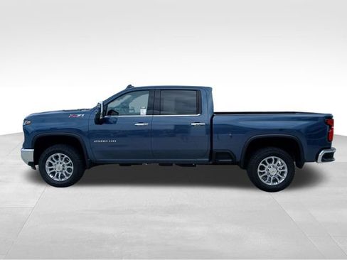 Used 2025 Chevrolet Silverado 2500 LTZ w/ LTZ Premium Package AWD/4WD image 2