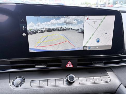 New 2025 Hyundai Elantra SEL FWD image 19
