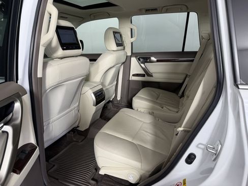 Used 2018 Lexus GX 460 Premium AWD/4WD image 16