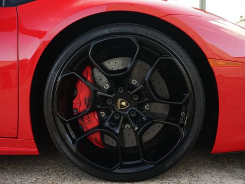 Used 2017 Lamborghini Huracan LP 610-4 AWD/4WD image 27