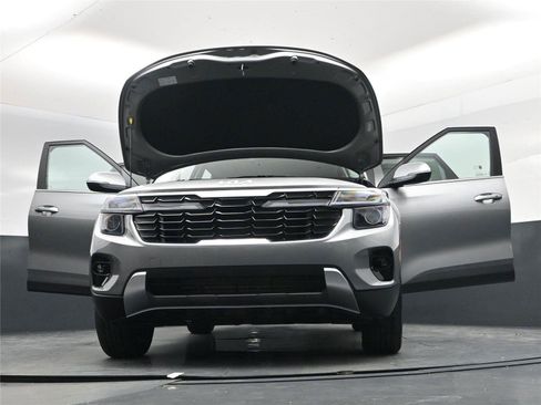 New 2026 Kia Seltos EX image 22