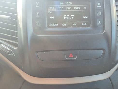 Used 2018 Jeep Cherokee Latitude w/ Cold Weather Group image 45