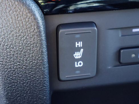 Used 2018 Honda Pilot Touring image 7