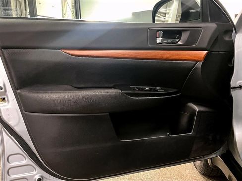 Used 2013 Subaru Outback 2.5i Limited w/ Moonroof Pkg image 21