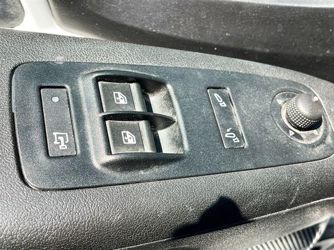 Used 2024 RAM ProMaster 2500 w/ Convenience Group FWD image 17