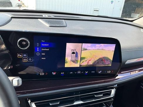 Used 2026 Chevrolet Traverse Z71 w/ Enhanced Driving Package AWD/4WD image 21