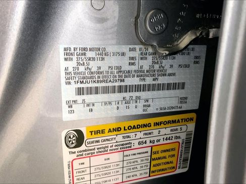 Used 2024 Ford Expedition Limited image 32