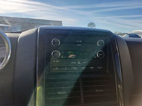 Used 2010 Ford Explorer Sport Trac Limited image 9